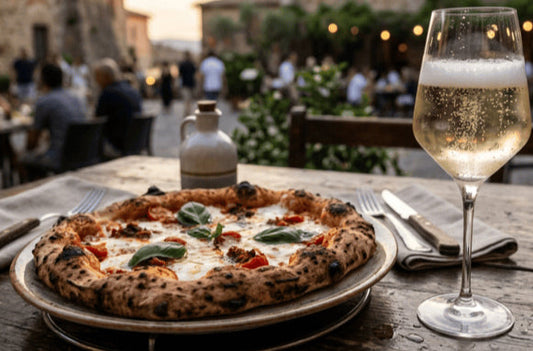 Vino e pizza: quale aprire in base al condimento, una guida pratica oltre gli stereotipi
